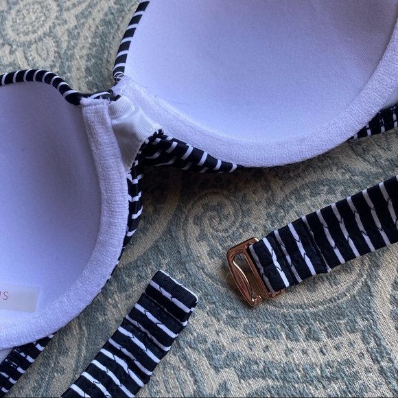 🎉3/$20 CLEAR OUT SALE!🎉 Pinstripe High-Waisted Bikini Set - Picture 4 of 4